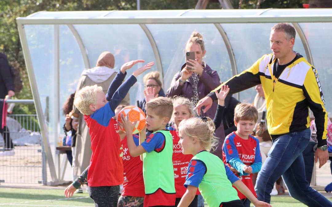 Plezier en enthousiasme op het Fortis schoolkorfbaltoernooi!￼