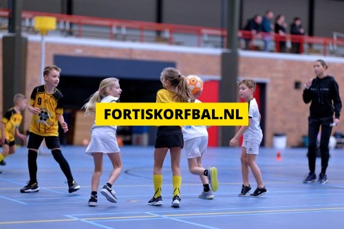 Fortis E2 - KVK E1 Zaterdag 30-11-2024