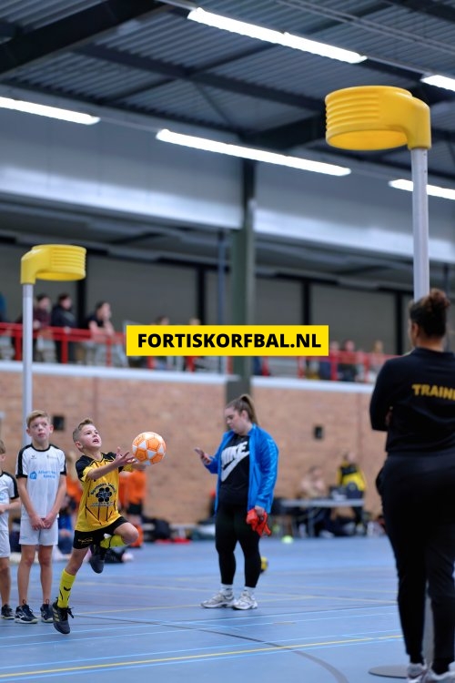 Fortis E2 - KVK E1 Zaterdag 30-11-2024