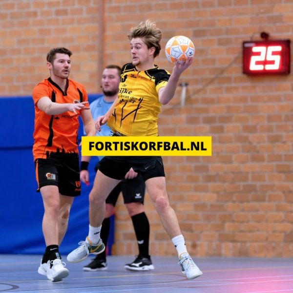 Fortis 1 - Swift 1 Zaterdag 14-12-2024 (9712)