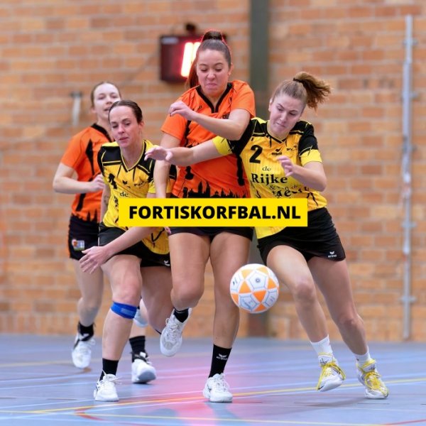 Fortis 1 - Swift 1 Zaterdag 14-12-2024 (4645)