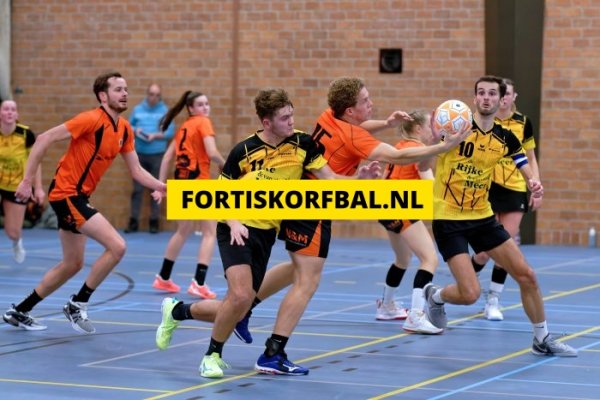 Fortis 1 - Swift 1 Zaterdag 14-12-2024 (4653)