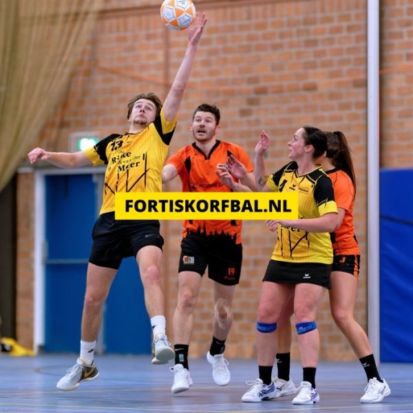 Fortis 1 - Swift 1 Zaterdag 14-12-2024 (6120)