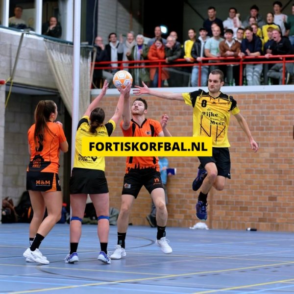 Fortis 1 - Swift 1 Zaterdag 14-12-2024 (8609)