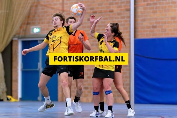 Fortis 1 - Swift 1 Zaterdag 14-12-2024 (2333)