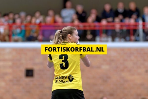 Fortis 1 - Swift 1 Zaterdag 14-12-2024 (2527)