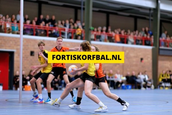 Fortis 1 - Swift 1 Zaterdag 14-12-2024 (5105)