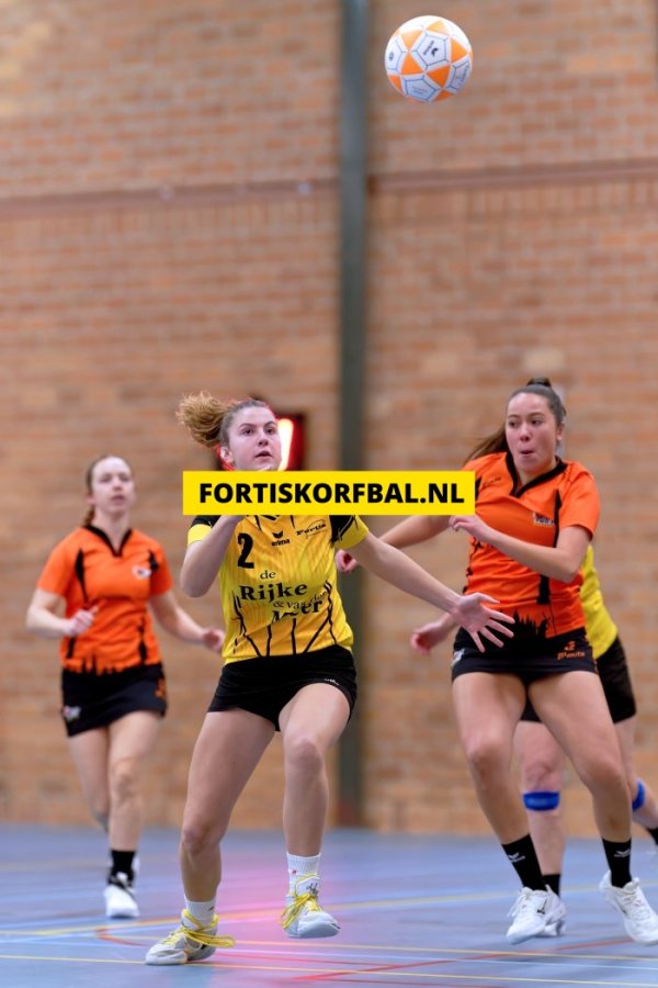 Fortis 1 - Swift 1 Zaterdag 14-12-2024 (8561)