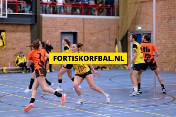 Fortis 1 - Swift 1 Zaterdag 14-12-2024 (8118)