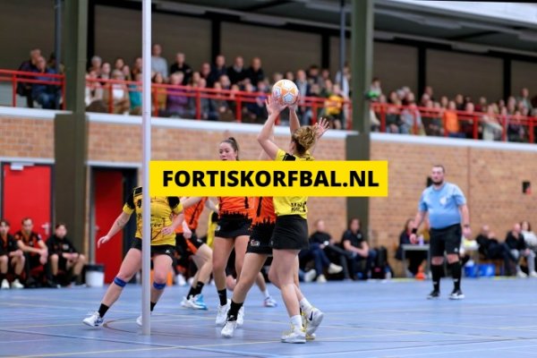 Fortis 1 - Swift 1 Zaterdag 14-12-2024 (5817)