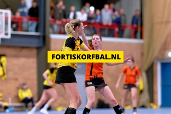 Fortis 1 - Swift 1 Zaterdag 14-12-2024 (2195)