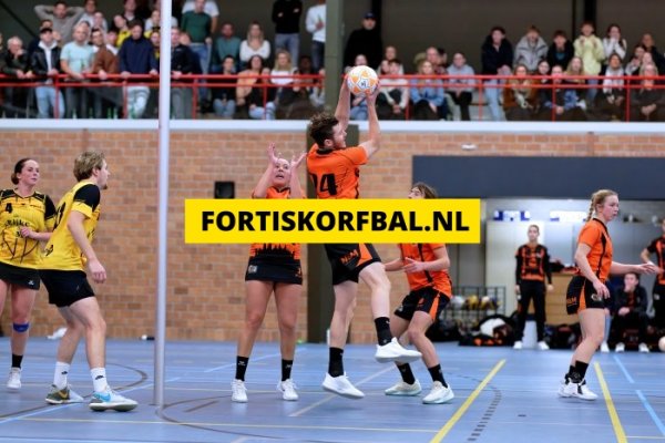 Fortis 1 - Swift 1 Zaterdag 14-12-2024 (2615)