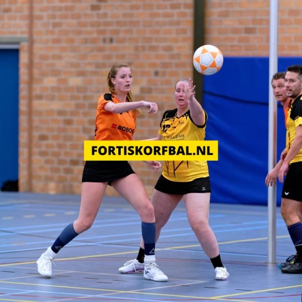 Fortis 3 - GVK 3 Zaterdag 14-12-2024 (6313)