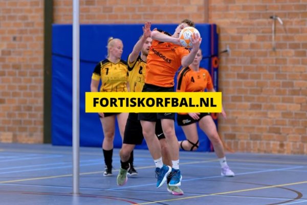 Fortis 3 - GVK 3 Zaterdag 14-12-2024 (9487)