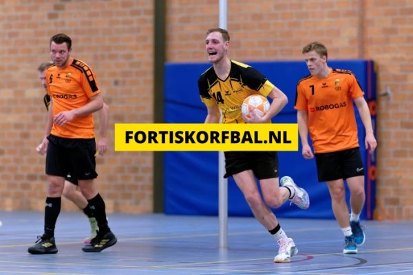 Fortis 3 - GVK 3 Zaterdag 14-12-2024 (4565)