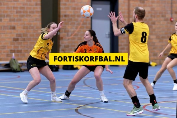 Fortis 3 - GVK 3 Zaterdag 14-12-2024 (4526)