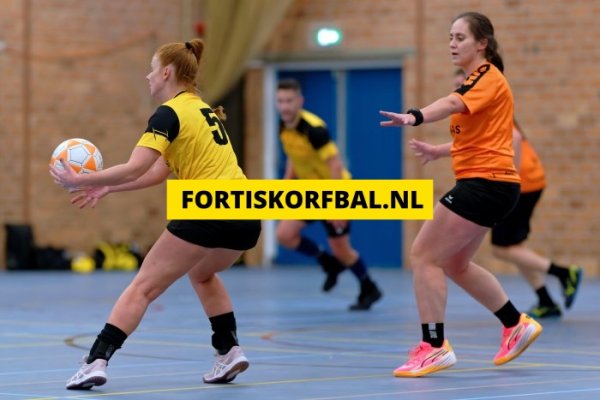 Fortis 3 - GVK 3 Zaterdag 14-12-2024 (6609)