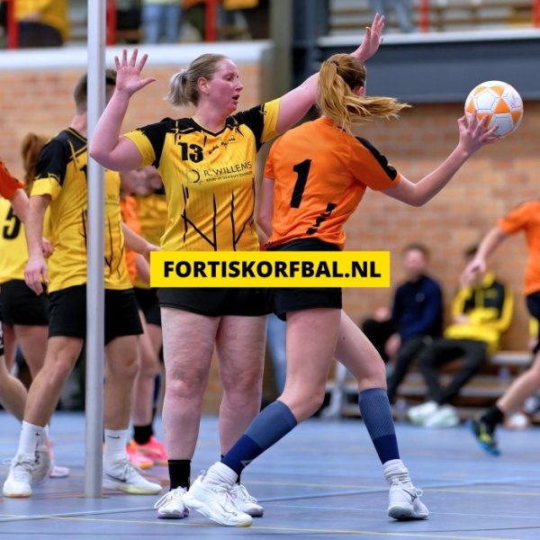 Fortis 3 - GVK 3 Zaterdag 14-12-2024 (2431)