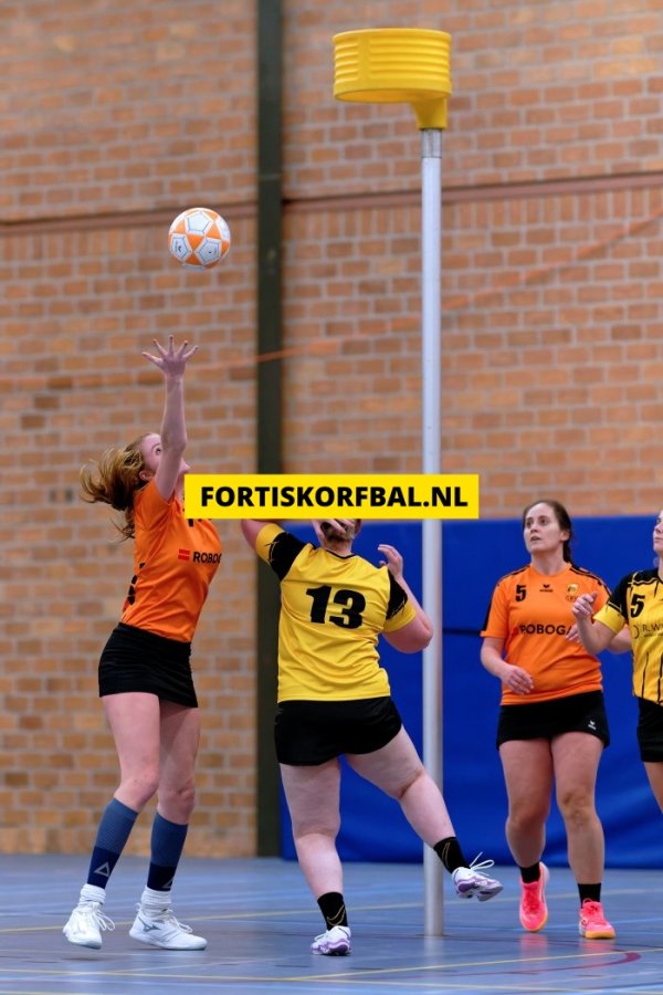 Fortis 3 - GVK 3 Zaterdag 14-12-2024 (6111)