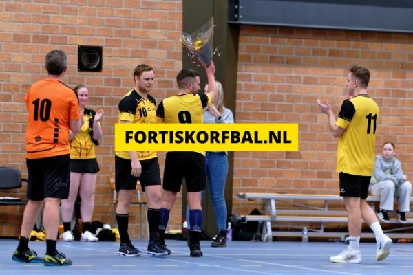 Fortis 3 - GVK 3 Zaterdag 14-12-2024 (9759)