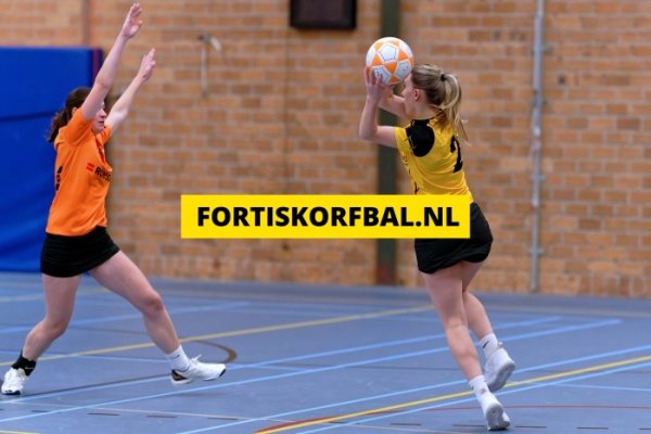 Fortis 3 - GVK 3 Zaterdag 14-12-2024 (0482)