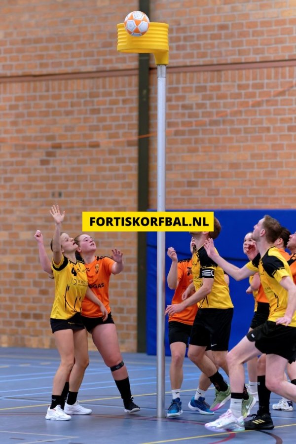 Fortis 3 - GVK 3 Zaterdag 14-12-2024 (5415)