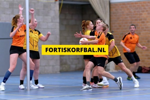 Fortis 3 - GVK 3 Zaterdag 14-12-2024 (4280)