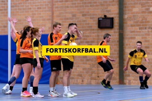 Fortis 3 - GVK 3 Zaterdag 14-12-2024 (2499)