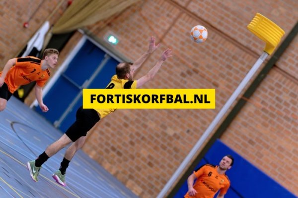 Fortis 3 - GVK 3 Zaterdag 14-12-2024 (8350)