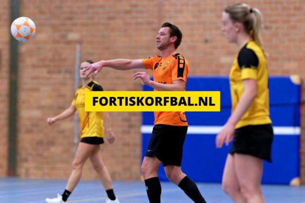 Fortis 3 - GVK 3 Zaterdag 14-12-2024 (7858)