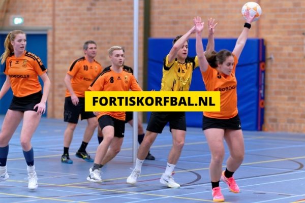 Fortis 3 - GVK 3 Zaterdag 14-12-2024 (2063)