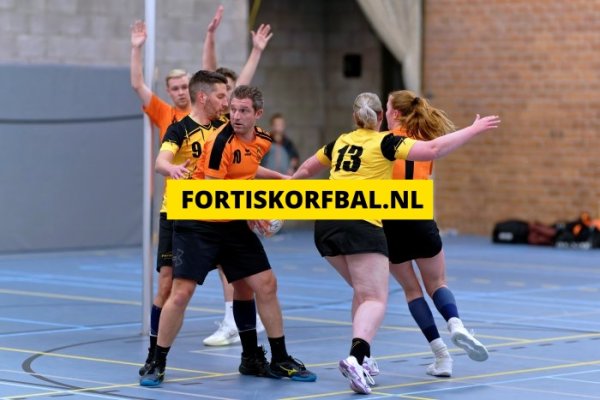 Fortis 3 - GVK 3 Zaterdag 14-12-2024 (4564)