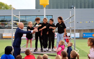 🎉 Mozaïek 1 en Parelburcht 3 winnen het Fortis Jumbo De Boeck Schoolkorfbaltoernooi 2025! 🎉