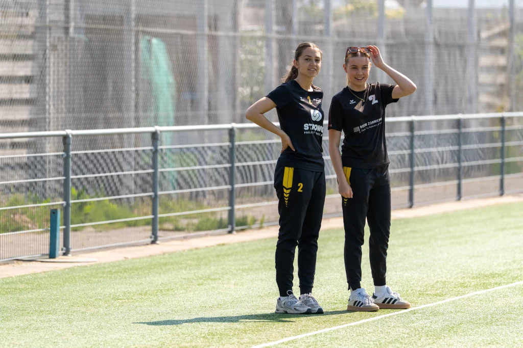 Jeugdspelers van Fortis tijdens een korfbalwedstrijd